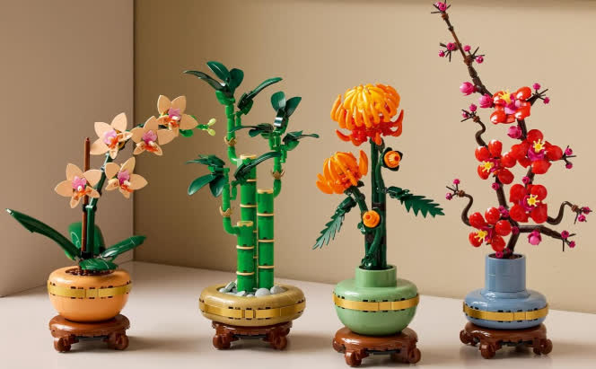 LEGO Botanicals Mini Orchid Building Set - Artificial, Fake Orchid for Home Decor, Adults Ages 18+ - Gift for Graduation- Indoor Plant Decorations for Table, Desk, Office - 10343